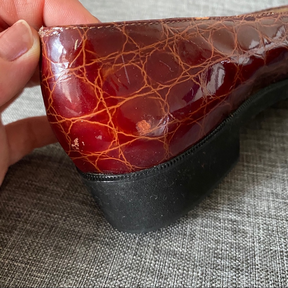 SALVATORE FERRAGAMO PUMPS - Picture 9 of 10